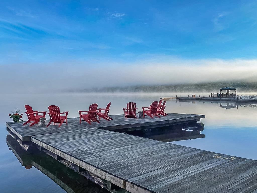 Beachside Cottage at The Birches on 4th Lake Inlet Lake Front Inlet, NY