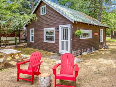 Beachside Cottage at The Birches on 4th Lake Inlet