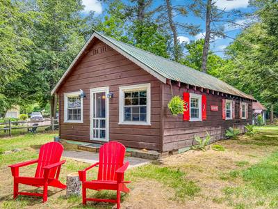 Birchside Cottage at The Birches on 4th Lake Inlet